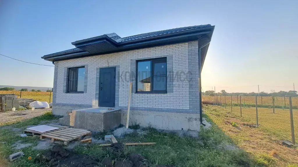 Дом в Краснодарский край, Северский район, Ильское городское ... - Фото 1