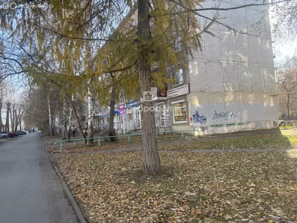 1-комнатная квартира: Екатеринбург, Уральская улица, 64 (28.6 м) - Фото 1