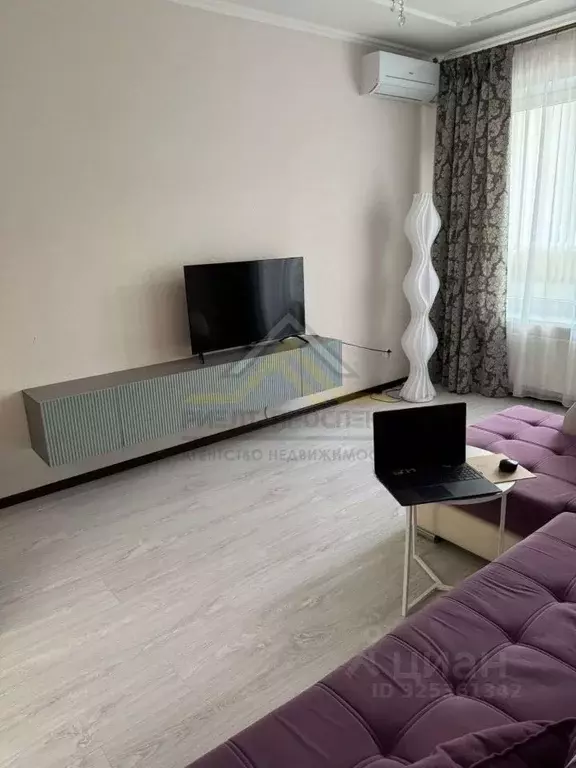 2-к кв. Белгородская область, Старый Оскол Степной мкр, 8 (64.0 м) - Фото 2