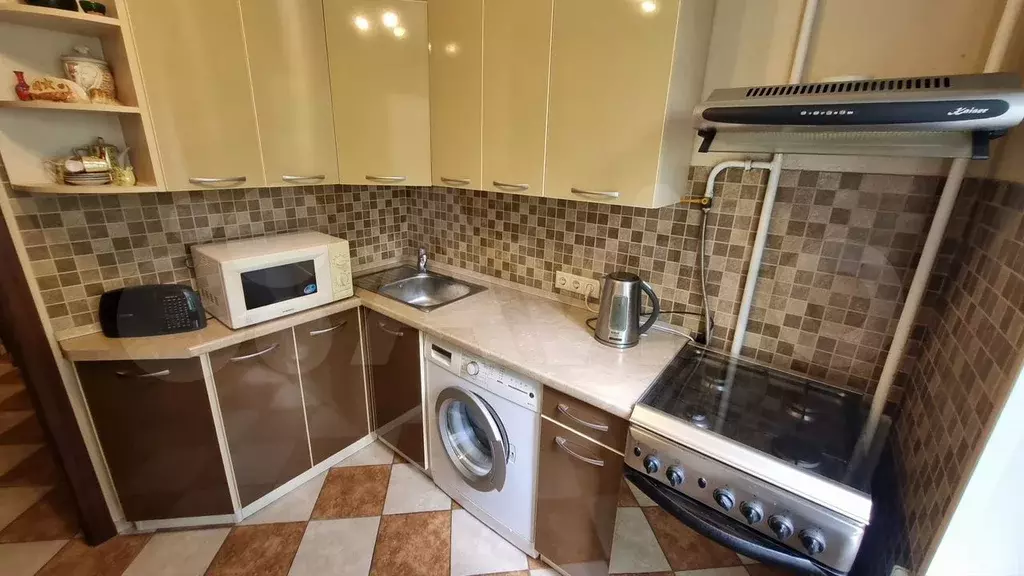 3-к. квартира, 60 м, 6/9 эт. - Фото 0