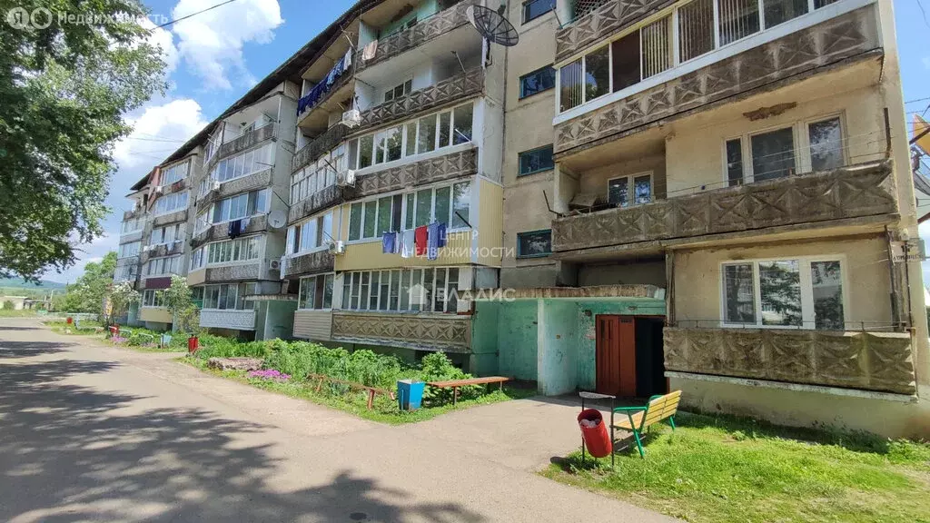 2-комнатная квартира: село Чугуевка, улица Комарова, 17 (51.4 м) - Фото 0