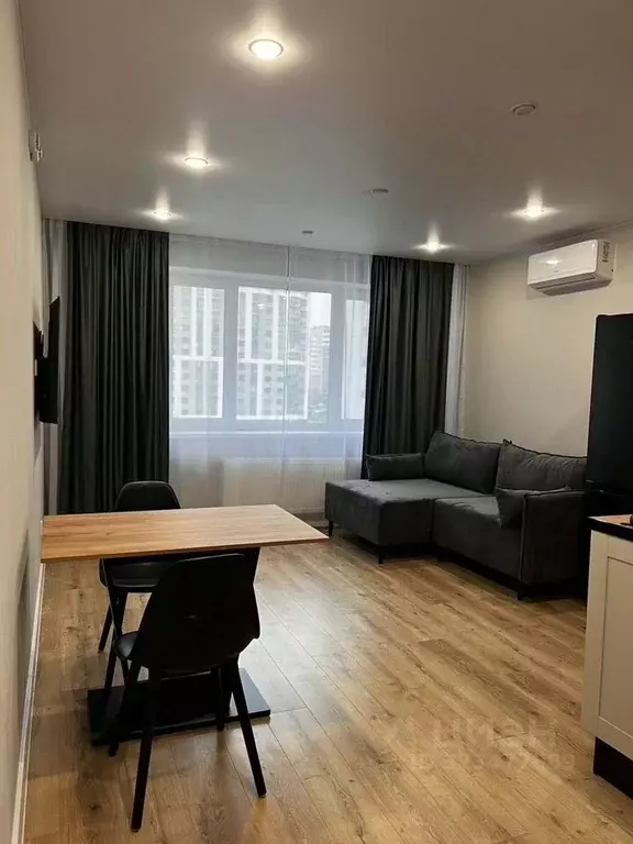 Студия Тюменская область, Тюмень ул. Новоселов, 96 (30.0 м) - Фото 1