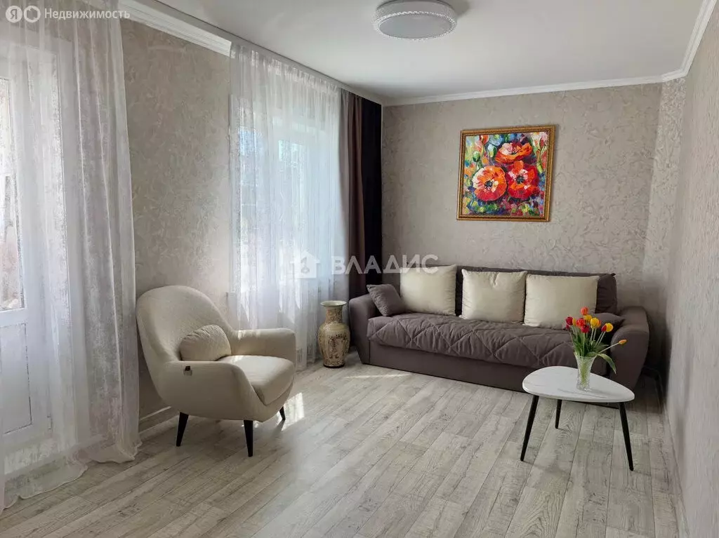 3-комнатная квартира: Южно-Сахалинск, улица Есенина, 5А (66.1 м) - Фото 0