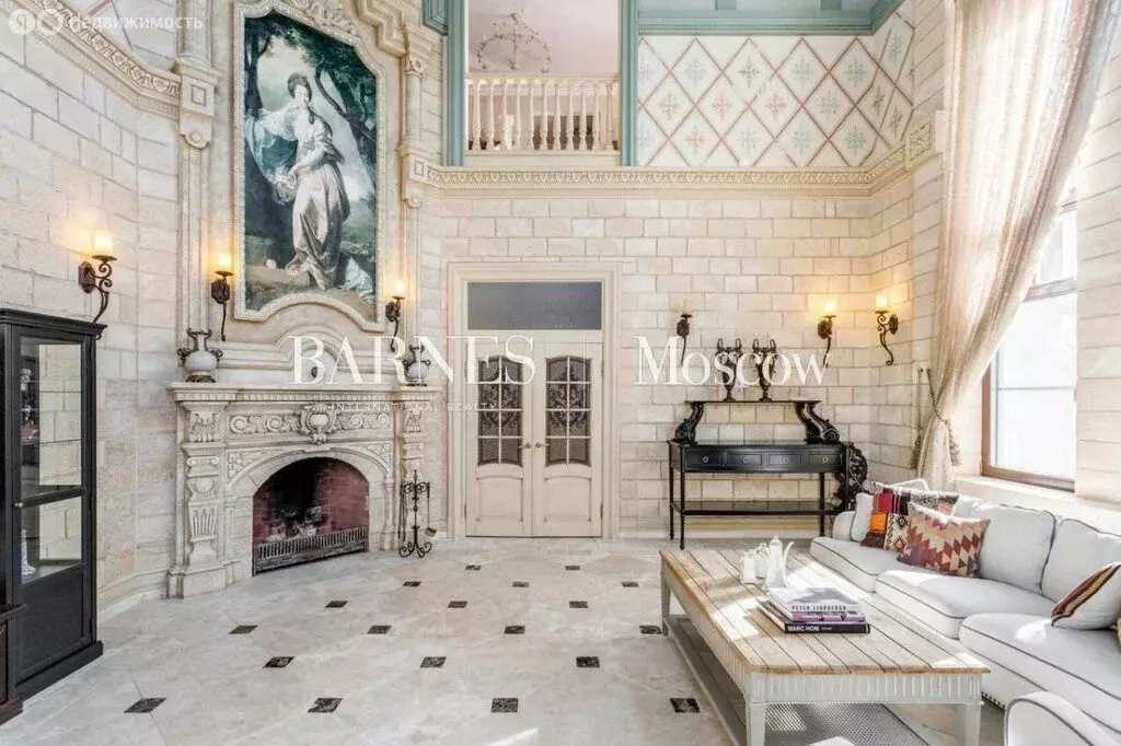 Дом в Одинцовский городской округ, село Жаворонки (290 м) - Фото 2