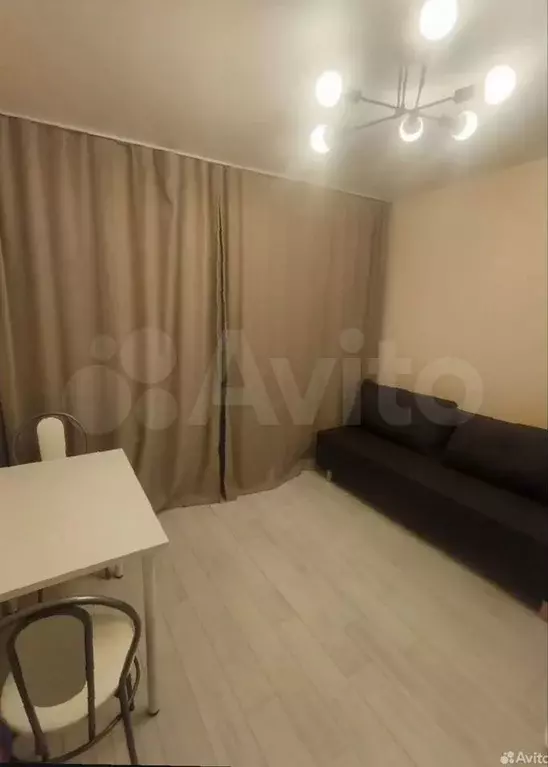 Комната 15 м в 4-к., 1/9 эт. - Фото 1