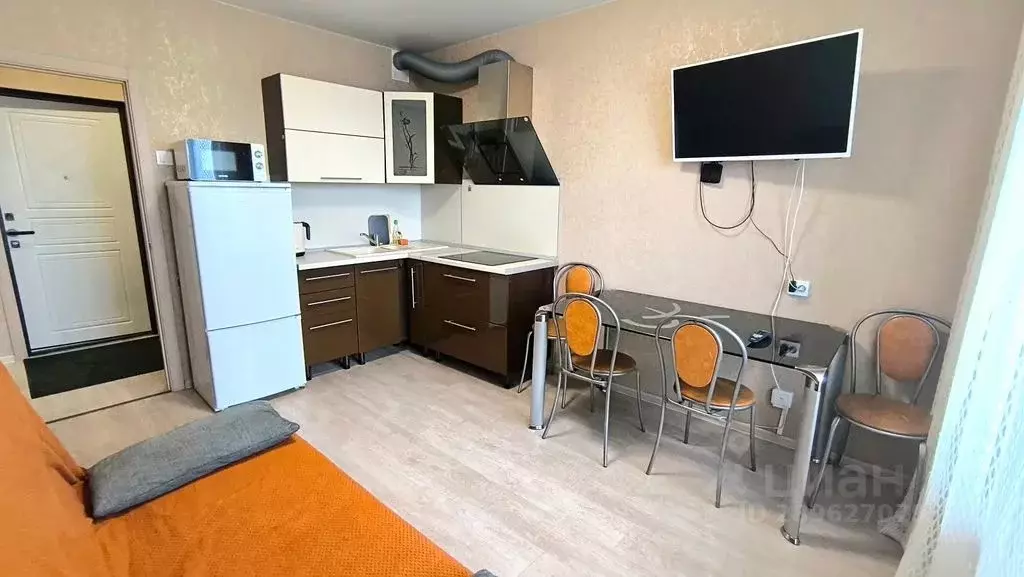 3-к кв. Новосибирская область, Новосибирск ул. Александра Чистякова, ... - Фото 0