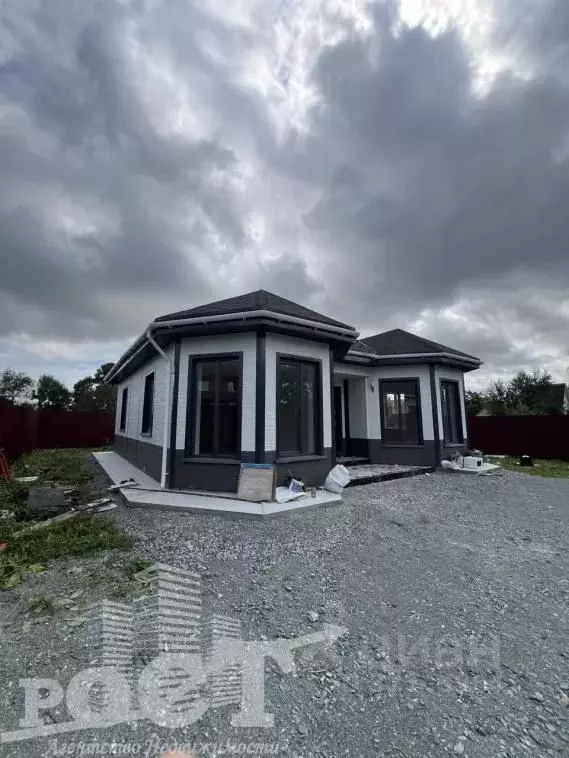 Дом в Приморский край, Артем Интернациональная ул., 13 (79 м) - Фото 1