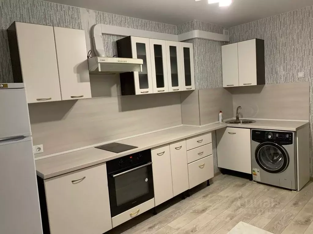 2-к кв. Красноярский край, Красноярск ул. 60 лет Октября, 86А (56.0 м) - Фото 1