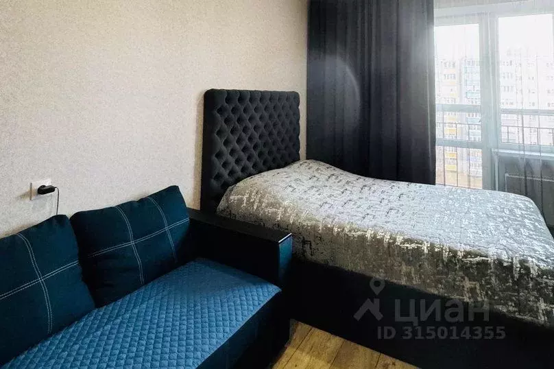 1-к кв. Курганская область, Курган Заозерный жилрайон, 5-й мкр, 35А ... - Фото 1