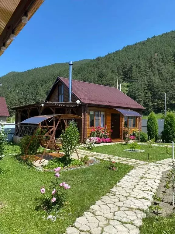 Дом в Карачаево-Черкесия, Карачаевский район, Верхняя Теберда аул ... - Фото 1