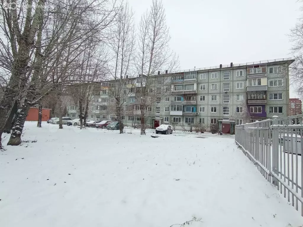 3-комнатная квартира: Омск, улица Декабристов, 137А (58.3 м) - Фото 1