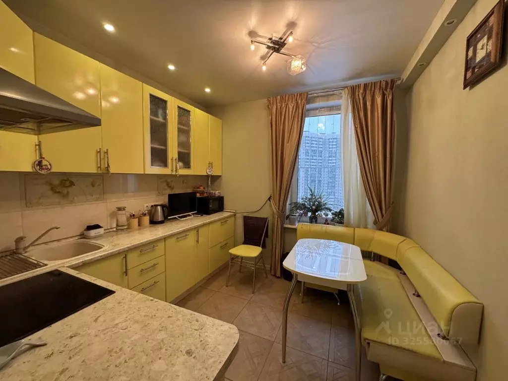 2-к кв. Московская область, Красногорск ул. Игоря Мерлушкина, 1 (64.0 ... - Фото 0