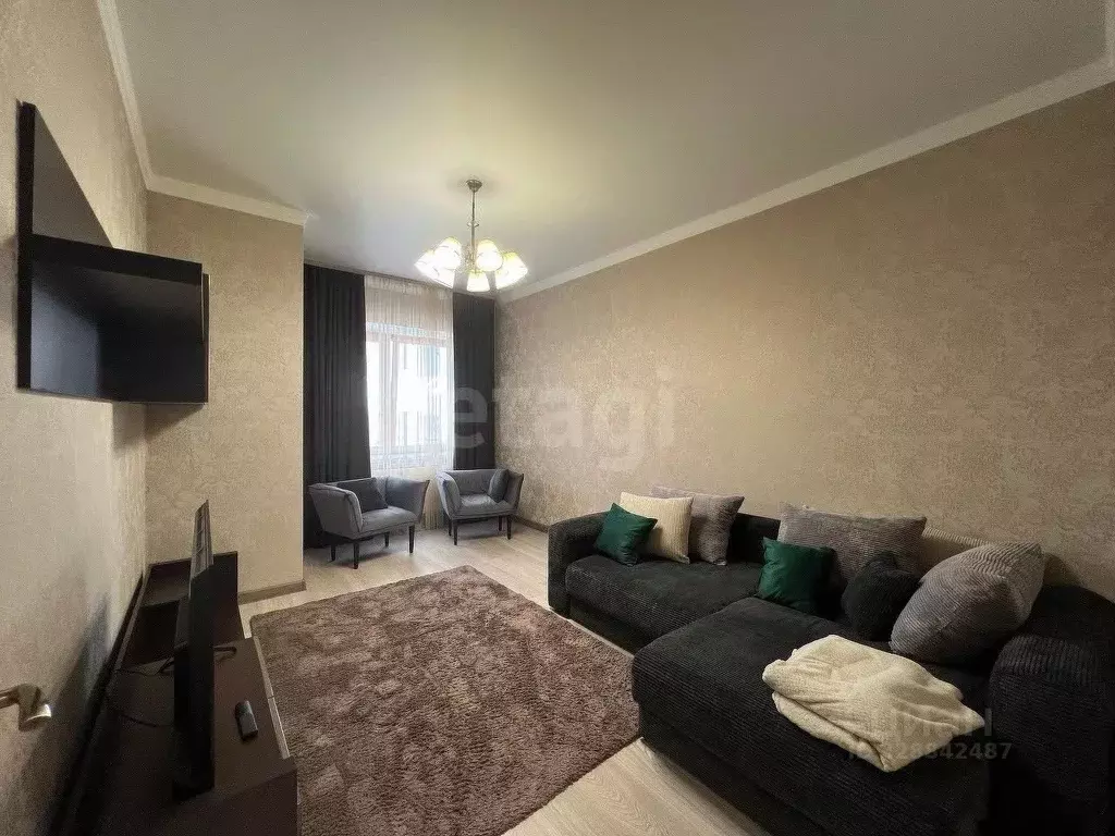 2-к кв. Тюменская область, Тюмень ул. 50 лет Октября, 4 (66.0 м) - Фото 2