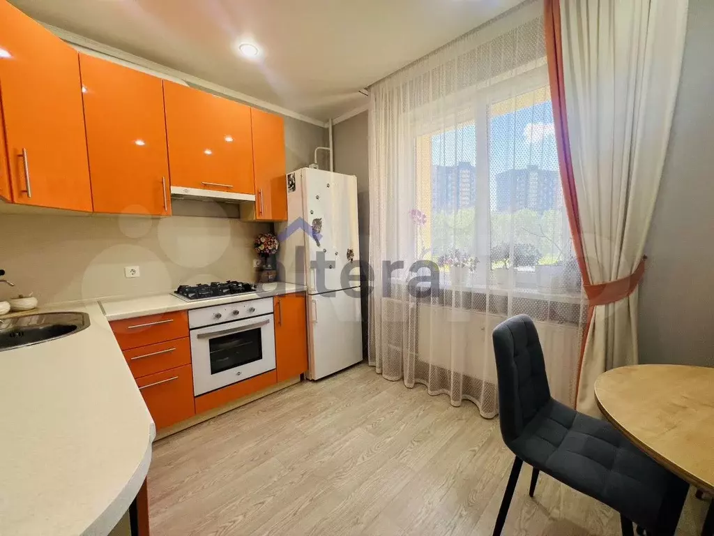 2-к. квартира, 60 м, 2/10 эт. - Фото 0