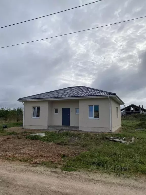 Коттедж в Псковская область, Псковский район, Логозовская волость, д. ... - Фото 1