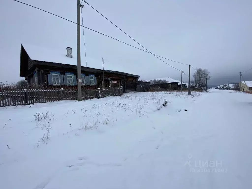 Дом в Свердловская область, Шалинский городской округ, с. Сылва ул. ... - Фото 1