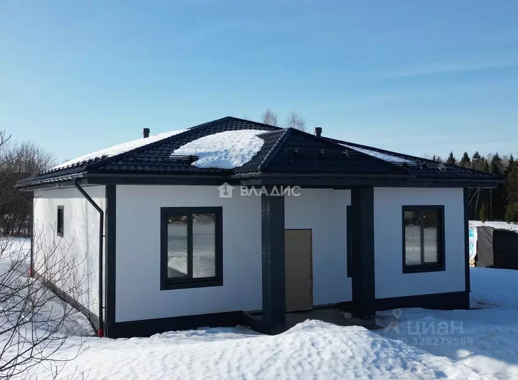 Дом в Калужская область, Жуковский муниципальный округ, д. Рождествено ... - Фото 1