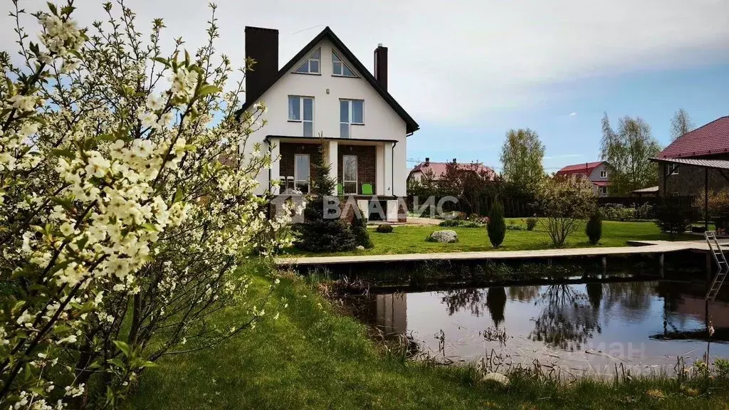 Дом в Ленинградская область, Гатчина Болотная ул., 7 (238 м) - Фото 1