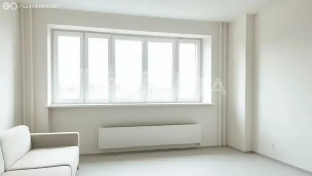 3-комнатная квартира: Тюмень, улица Станислава Карнацевича, 3 (75.3 м) - Фото 1