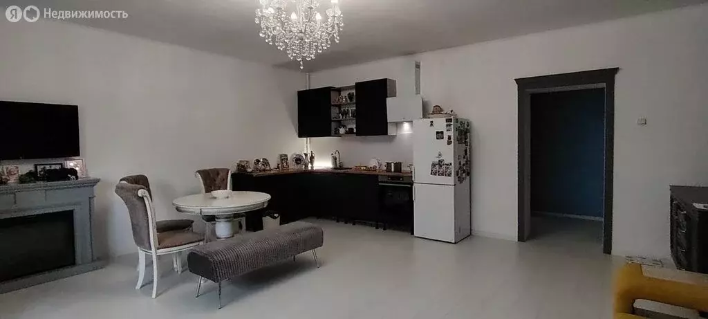 3-комнатная квартира: Горно-Алтайск, улица Петра Сухова, 12 (80 м) - Фото 1