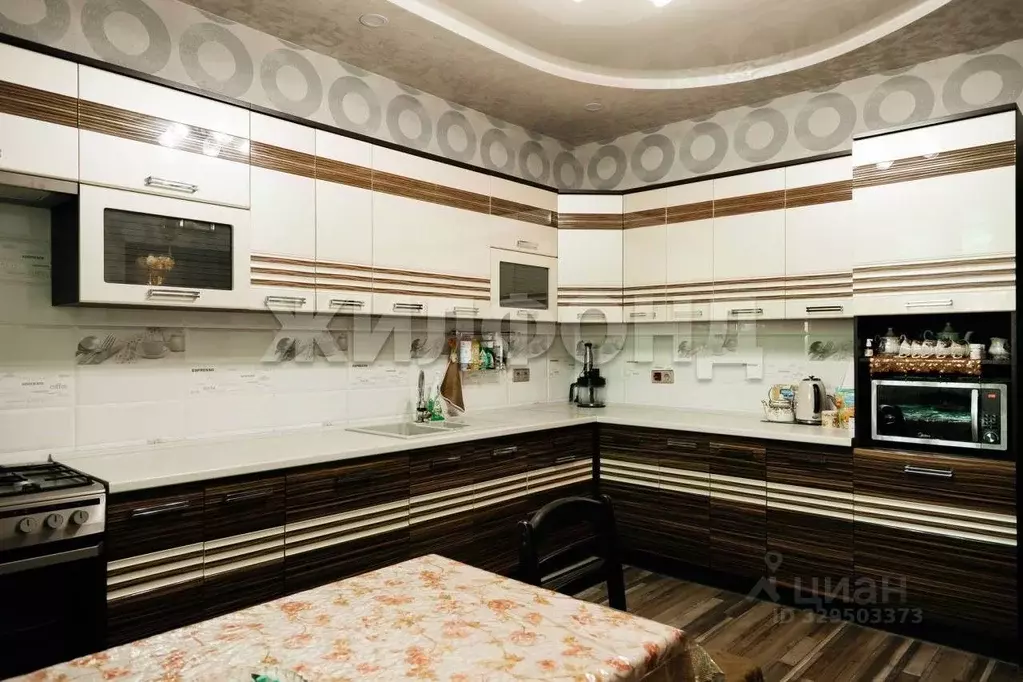 Дом в Новосибирская область, Коченево рп ул. Максима Горького (215 м) - Фото 2