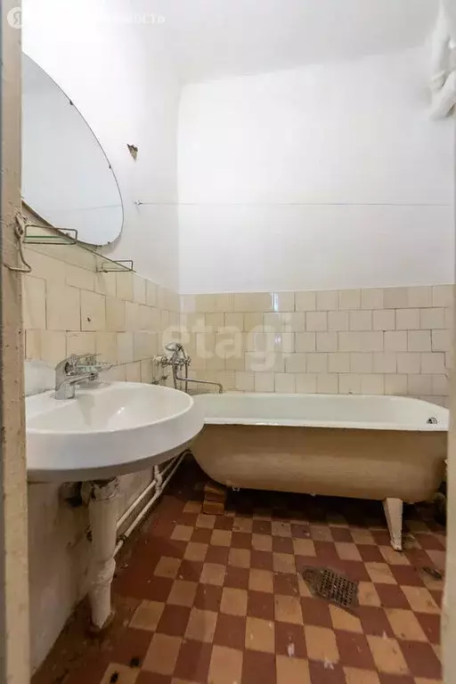 3-комнатная квартира: Хабаровск, улица Пушкина, 5 (64.8 м) - Фото 0