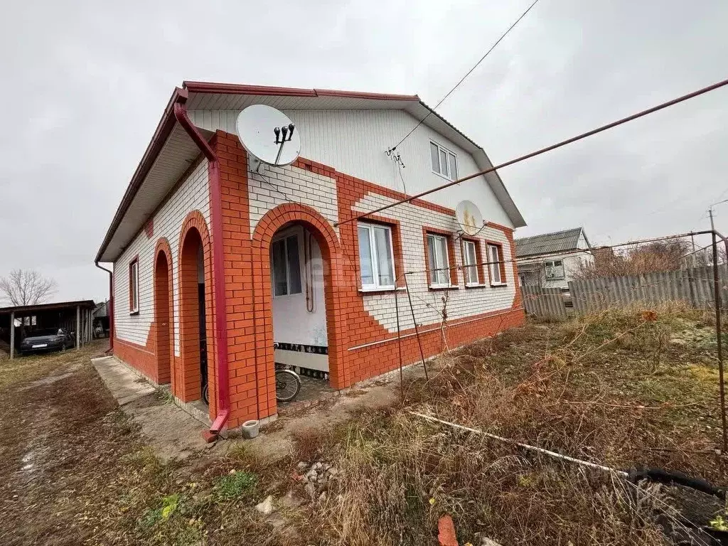 Дом в Белгородская область, Валуйский муниципальный округ, с. ... - Фото 1