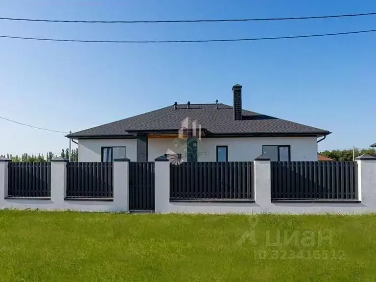 Коттедж в Саратовская область, Энгельсский район, Новопушкинское ... - Фото 1