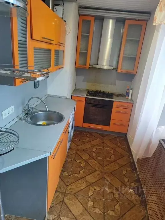 3-к кв. Ленинградская область, Кириши ул. Нефтехимиков, 3 (66.0 м) - Фото 1