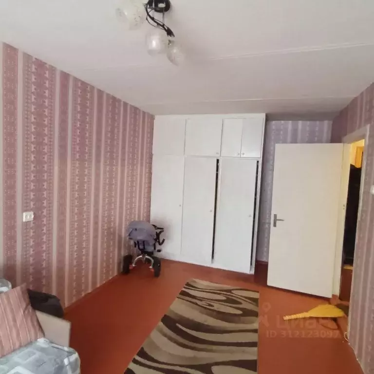 1-к кв. Псковская область, Псков Солнечная ул., 9 (36.0 м) - Фото 2