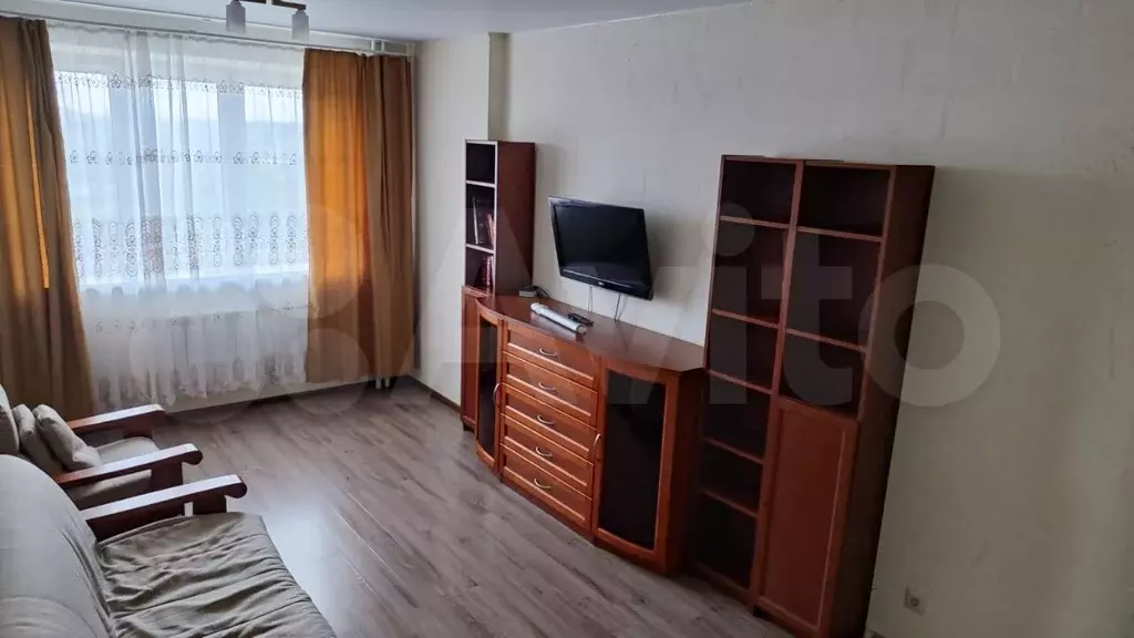 1-к. квартира, 42 м, 8/17 эт. - Фото 1