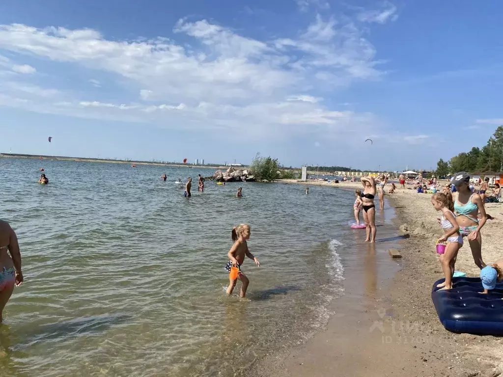 Дом в Новосибирская область, Новосибирск Бердский туп., 9/2 (300 м) - Фото 1