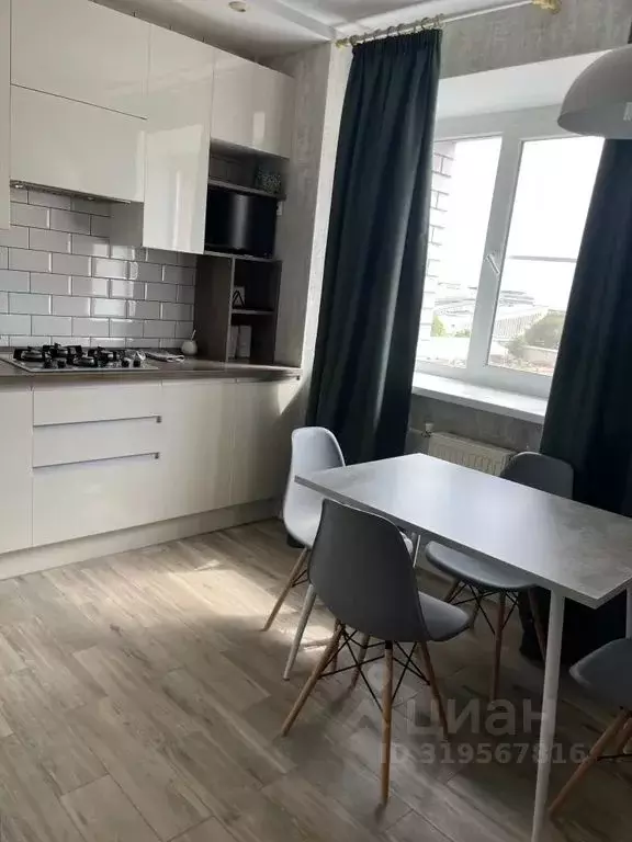 2-к кв. Волгоградская область, Волгоград ул. Базарова, 12 (74.0 м) - Фото 1