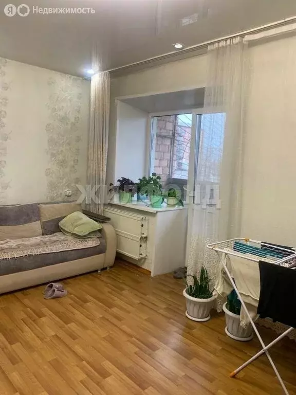 3-комнатная квартира: Ак-Довурак, Заводская улица, 38 (68.7 м) - Фото 1