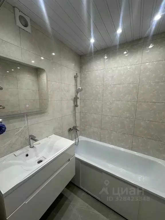 2-к кв. Московская область, Лобня ул. Юности, 17 (67.0 м) - Фото 2