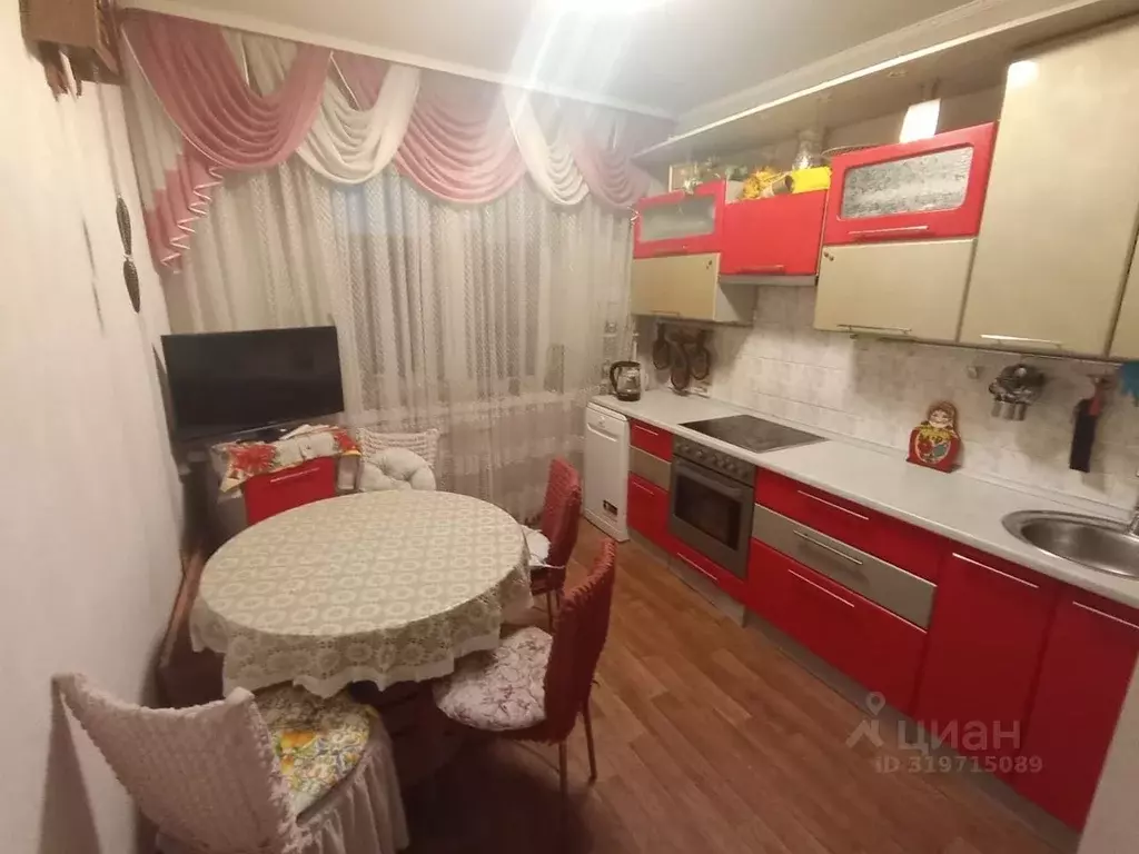 2-к кв. Омская область, Омск ул. Дмитриева, 1/3 (51.0 м) - Фото 0