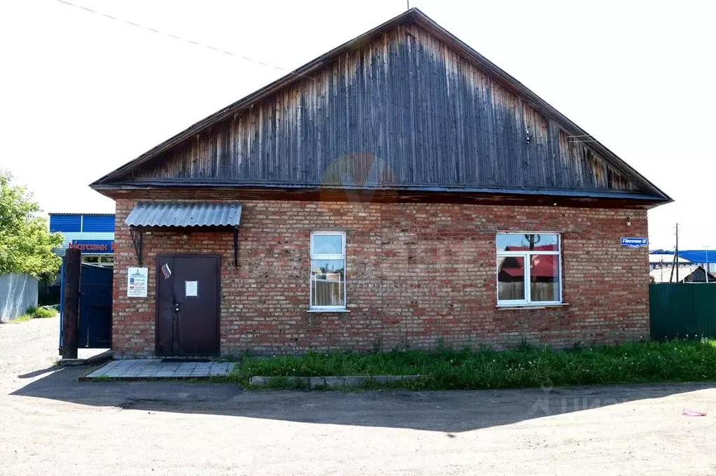 Помещение свободного назначения в Омская область, Черлак рп ул. 3-я ... - Фото 0