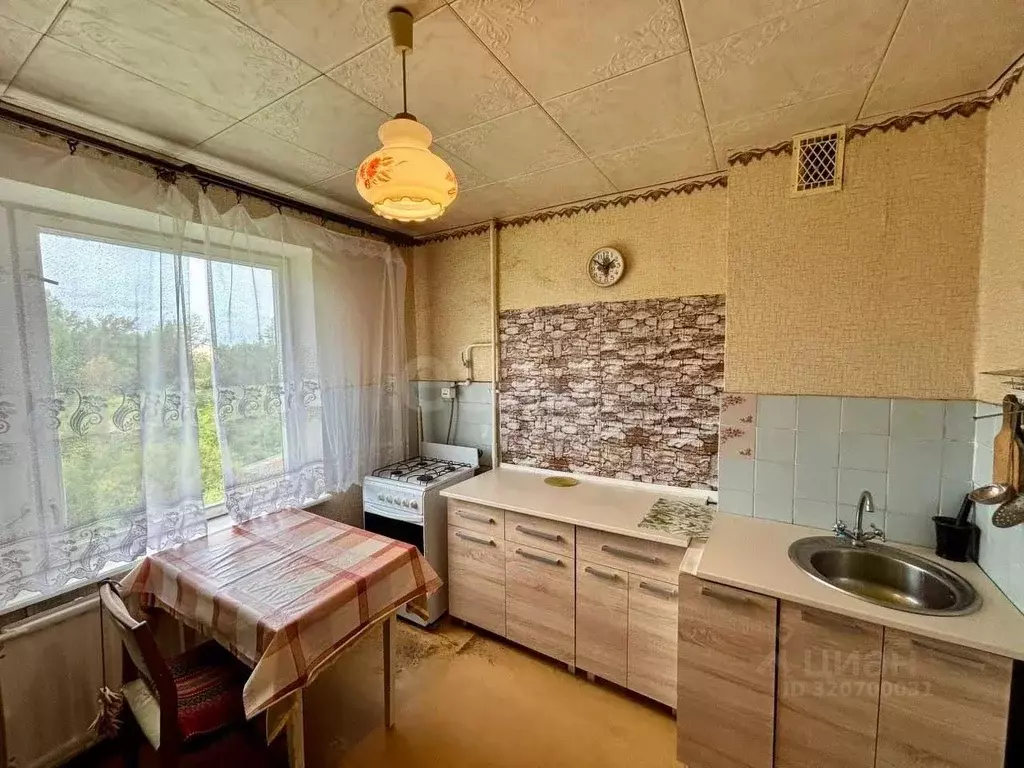2-к кв. Псковская область, Остров ул. Чкалова, 2 (47.2 м) - Фото 1