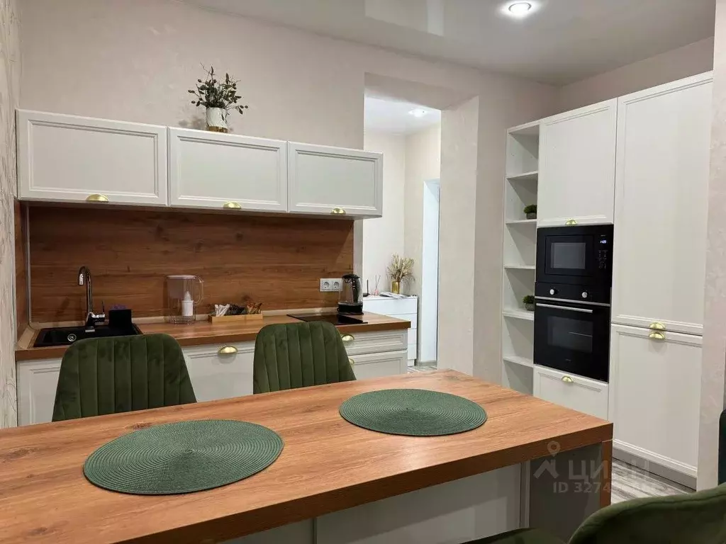 Студия Тюменская область, Тюмень ул. Республики, 204к11 (35.0 м) - Фото 1