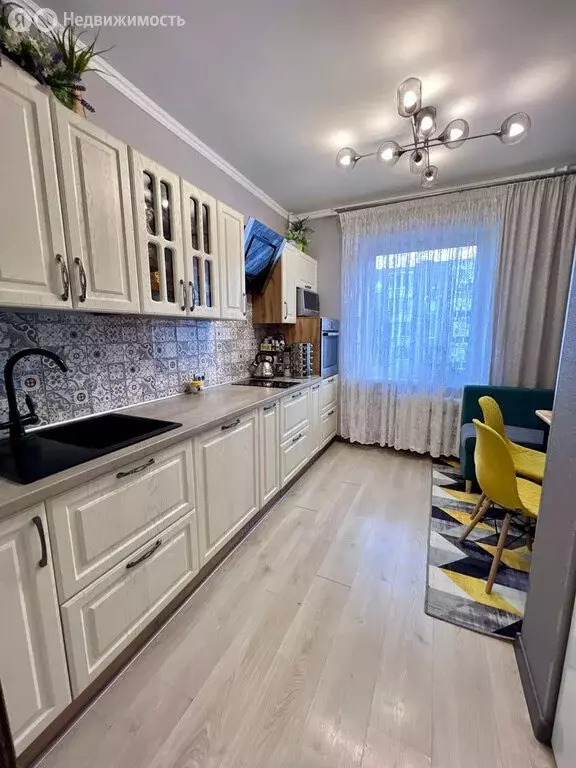 3-комнатная квартира: Калининград, улица Горького, 213 (58.9 м) - Фото 1