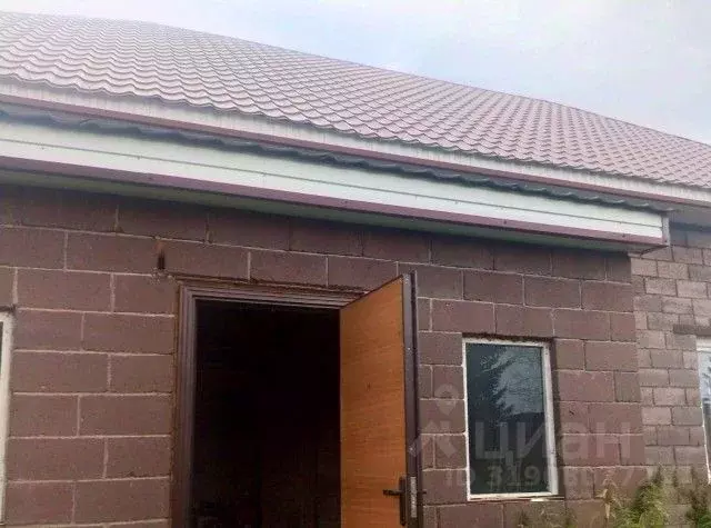 Дом в Башкортостан, Чишминский сельсовет, д. Нижнехозятово ул. ... - Фото 2