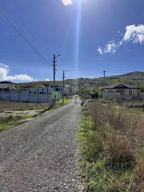 Участок в Севастополь с. Резервное, ул. Арсланова, 13 (10.0 сот.) - Фото 1