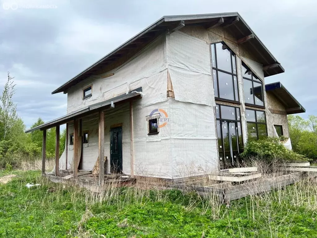 Дом в Новгородская область, Шимский муниципальный район, Подгощское ... - Фото 1