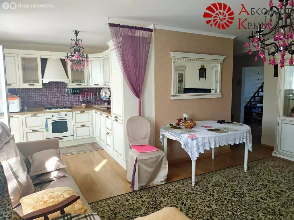 3-комнатная квартира: Феодосия, улица Куйбышева, 57 (147.8 м) - Фото 1