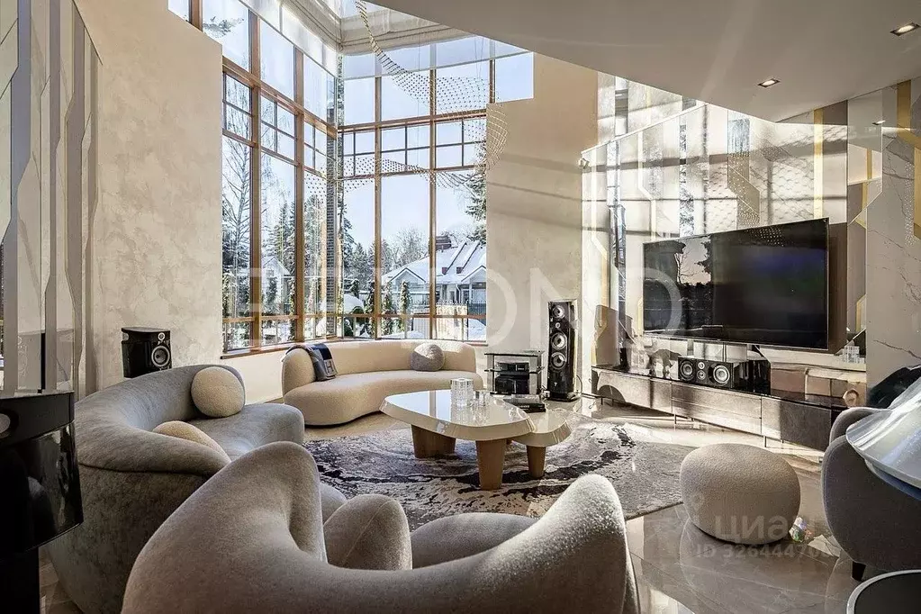 Дом в Санкт-Петербург пос. Репино, Вокзальная ул., 2 (410 м) - Фото 1