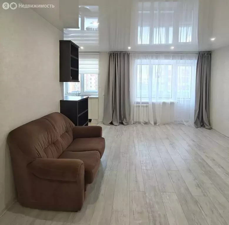 3-комнатная квартира: Киров, улица Молодой Гвардии, 57 (54.9 м) - Фото 1