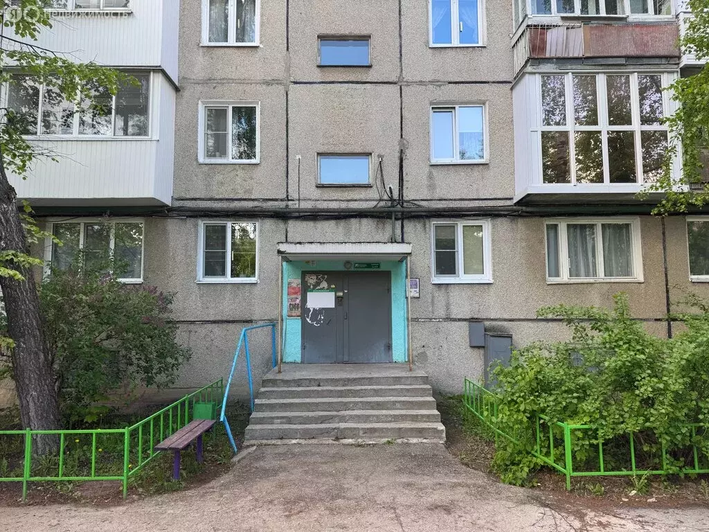 2-комнатная квартира: Дзержинск, улица Строителей, 15А (50 м) - Фото 0