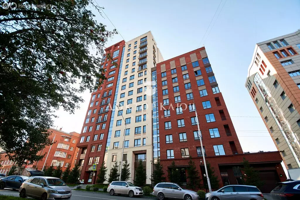 3-комнатная квартира: Новосибирск, Коммунистическая улица, 10 (82.7 м) - Фото 0