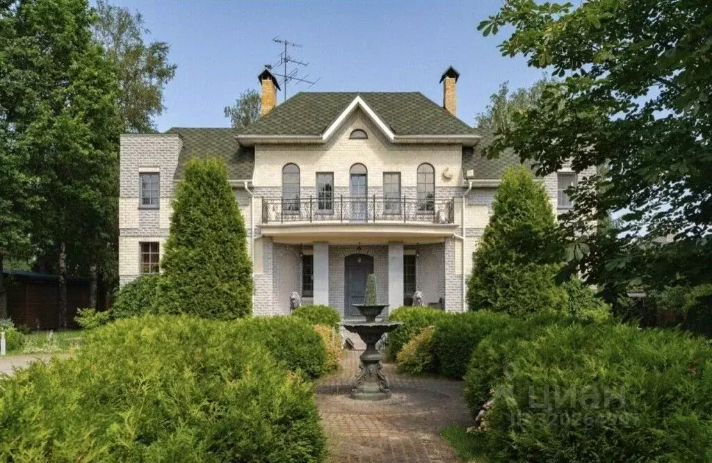 Дом в Санкт-Петербург, Санкт-Петербург, Петергоф ул. Николаевская (336 ... - Фото 1