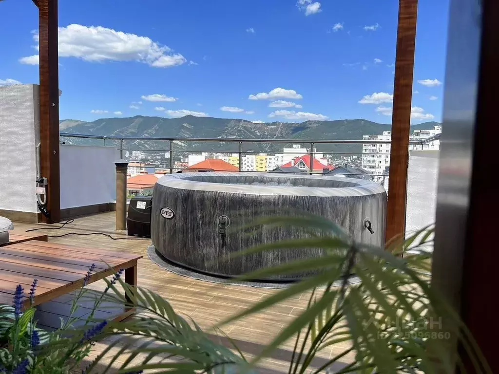 Дом в Краснодарский край, Геленджик ул. Майи Осичевой, 16 (180 м) - Фото 1